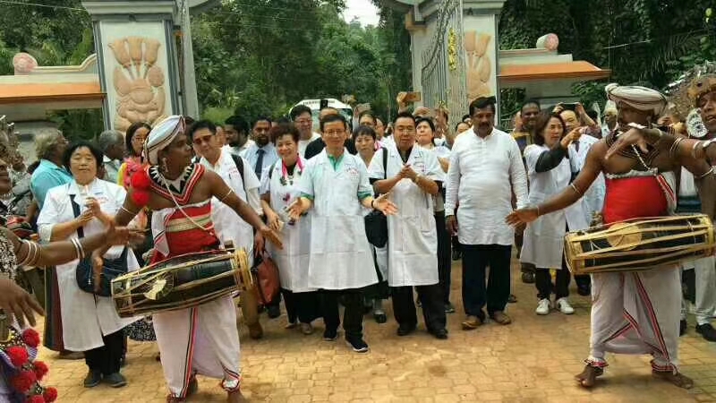 金铠甲膏药被入选“一带一路”赴斯里兰卡国际义诊产品名录。