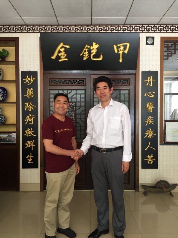 热烈庆祝深圳刘总首次考察与金铠甲签约成功