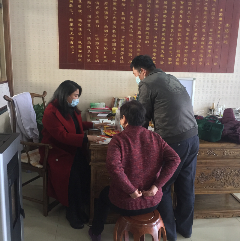 膝关节腰椎病患者