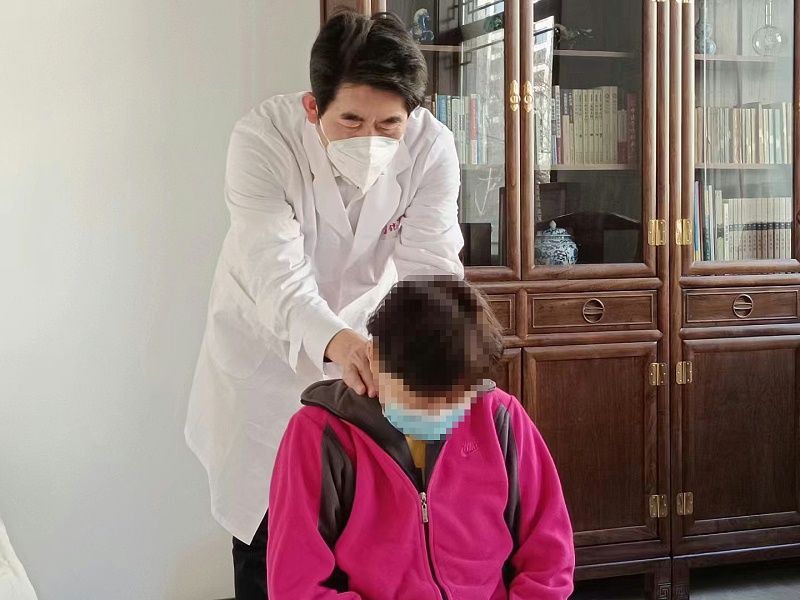 金铠甲膏药颈肩腰腿痛