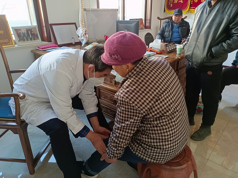 金铠甲膏药治疗关节病