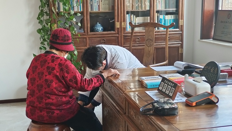 金铠甲膏药治疗关节病