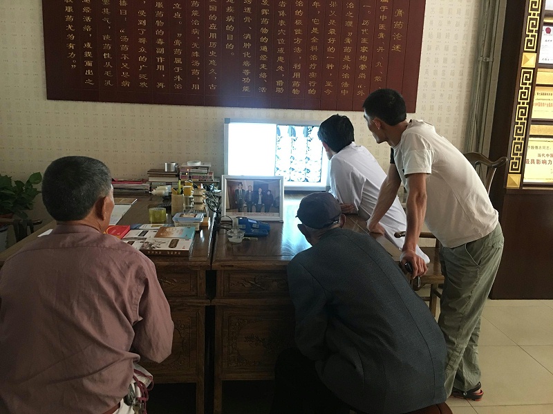 金铠甲膏药母亲节活动